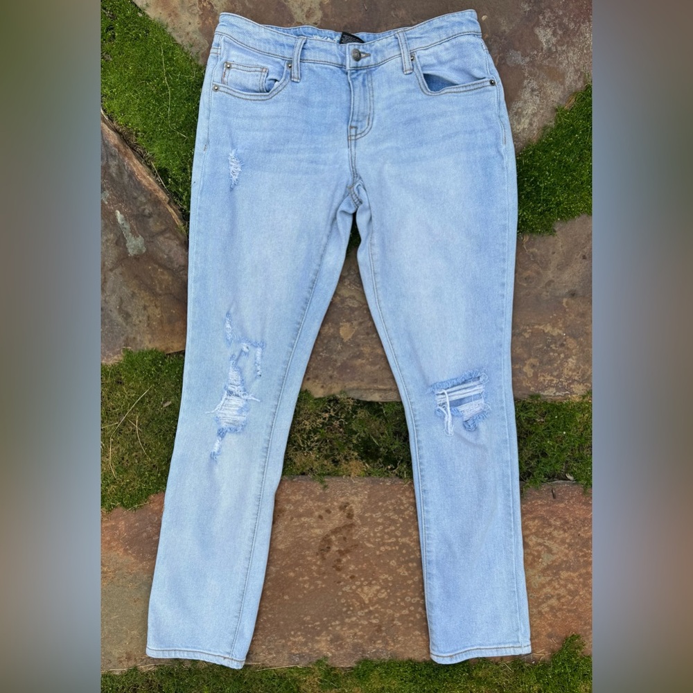 Mossimo Light Blue Distressed Boyfriend Jeans - Super Stretch Size 6/28